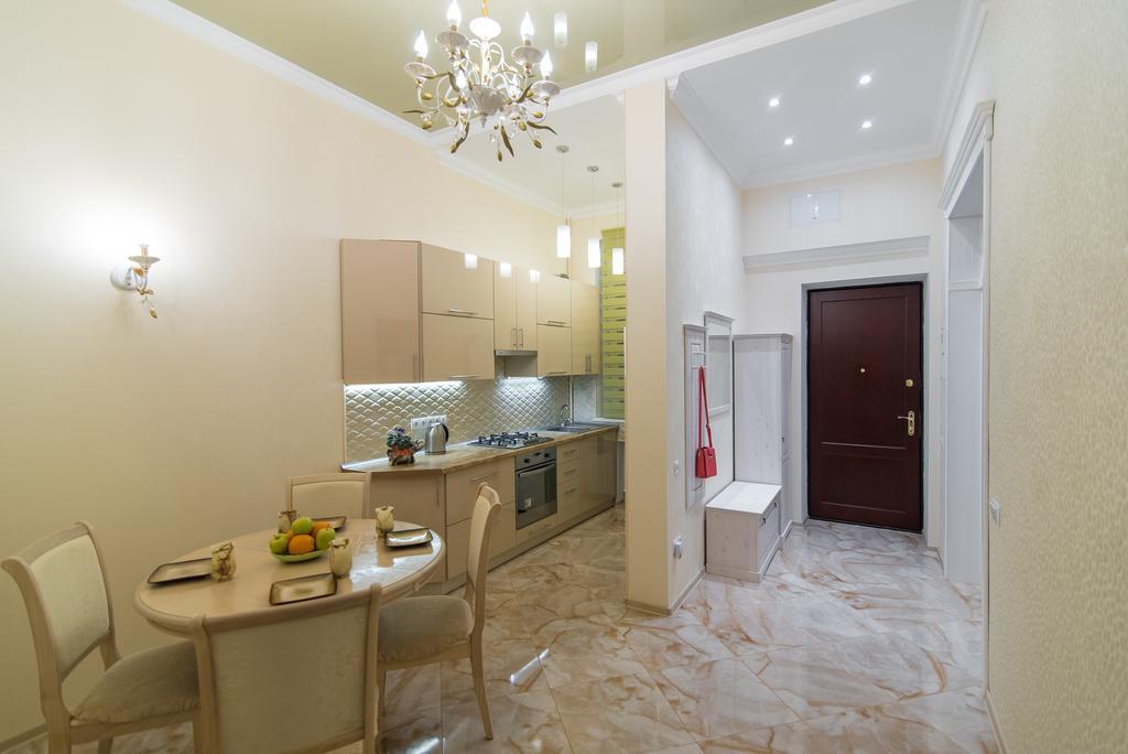 Vip Apartment Na Derebasovskoi Odessa Eksteriør billede